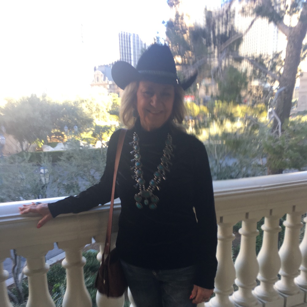 Meet your Posher, Nina